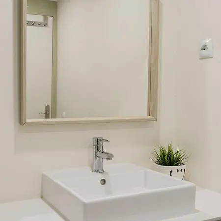 Mouraria Charm 1br * Лиссабон